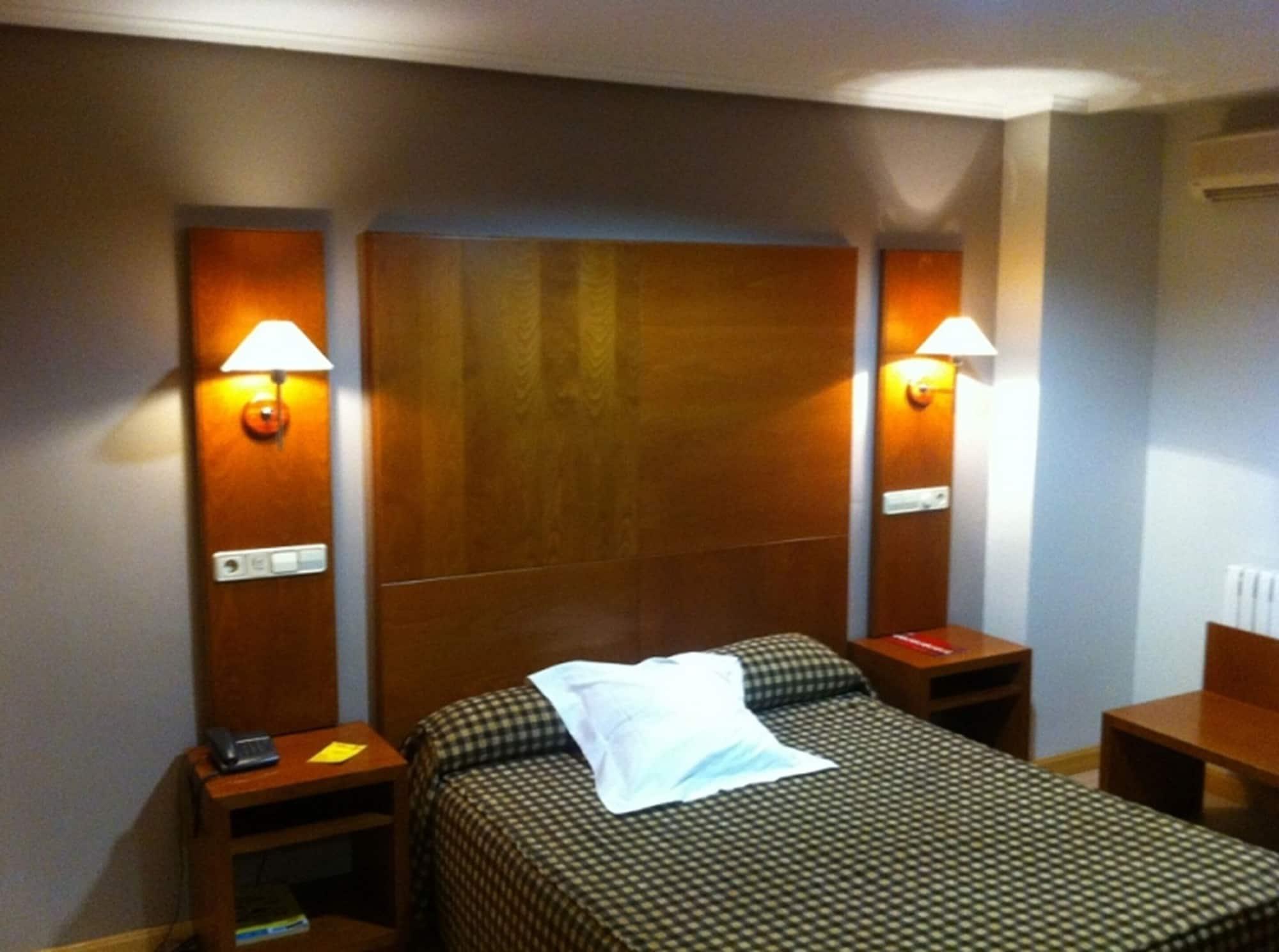 Hotel Cesaraugusta Saragozza Esterno foto