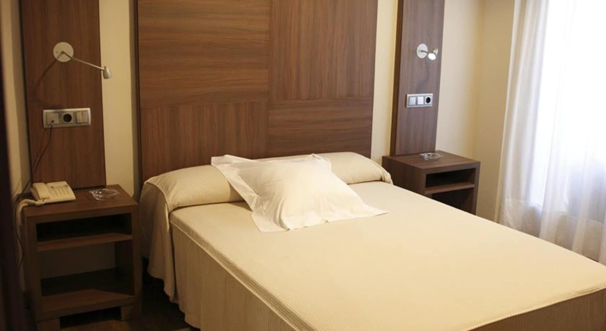 Hotel Cesaraugusta Saragozza Esterno foto