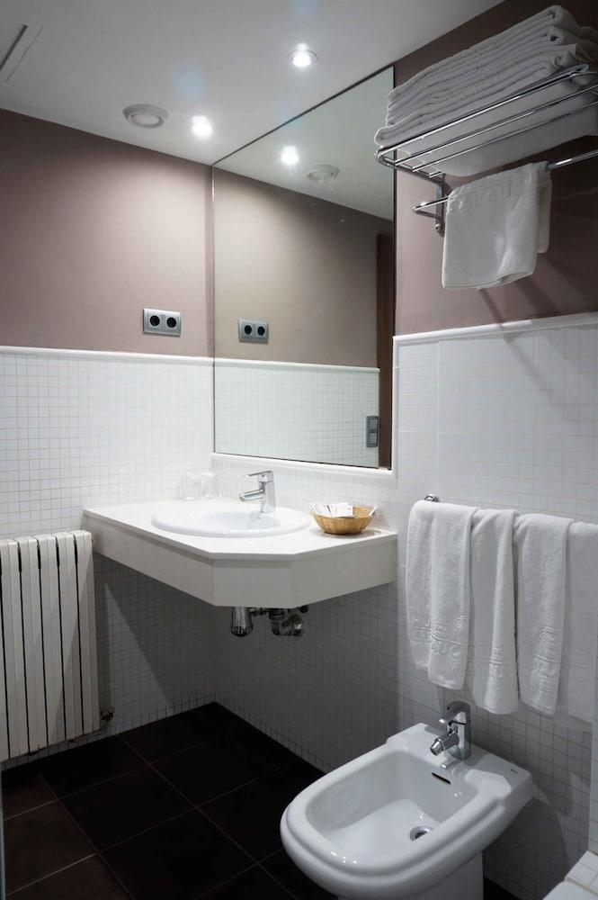 Hotel Cesaraugusta Saragozza Esterno foto