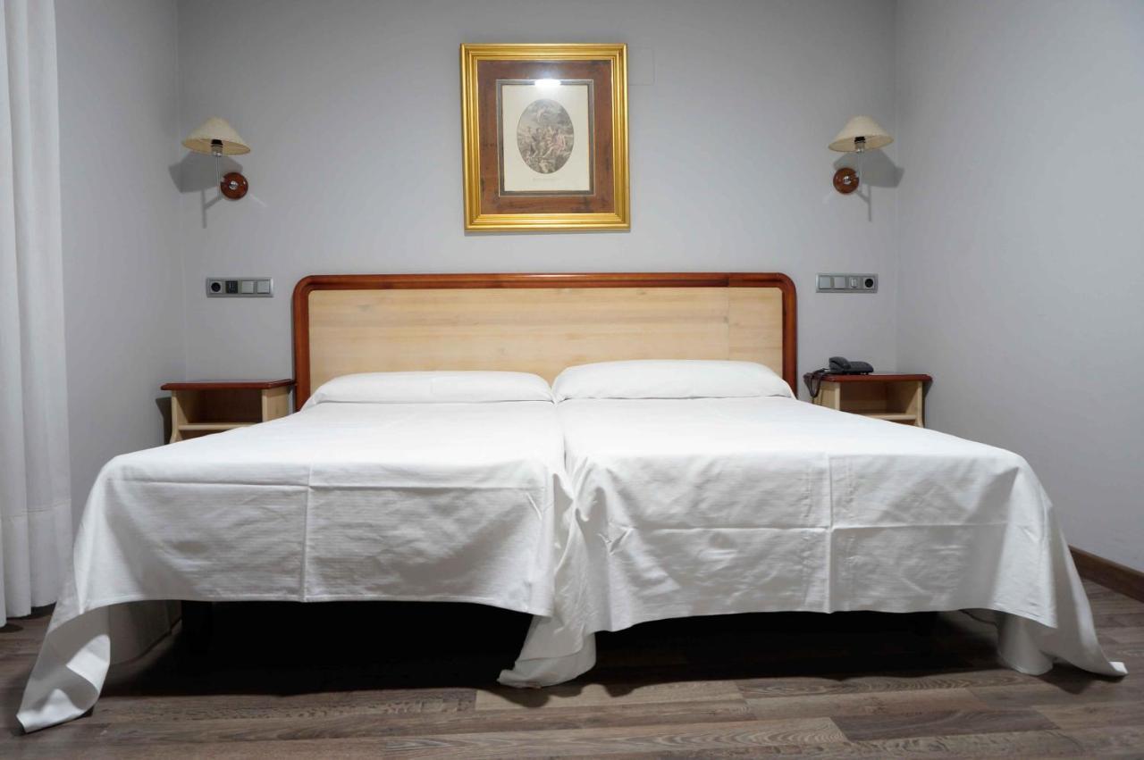 Hotel Cesaraugusta Saragozza Esterno foto