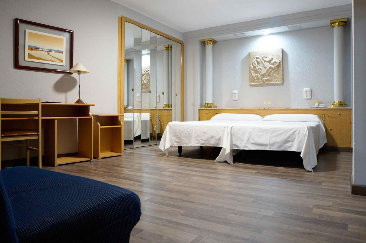 Hotel Cesaraugusta Saragozza Esterno foto