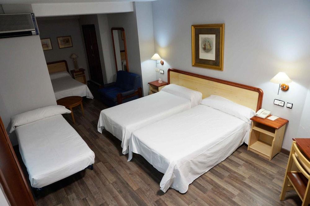 Hotel Cesaraugusta Saragozza Esterno foto