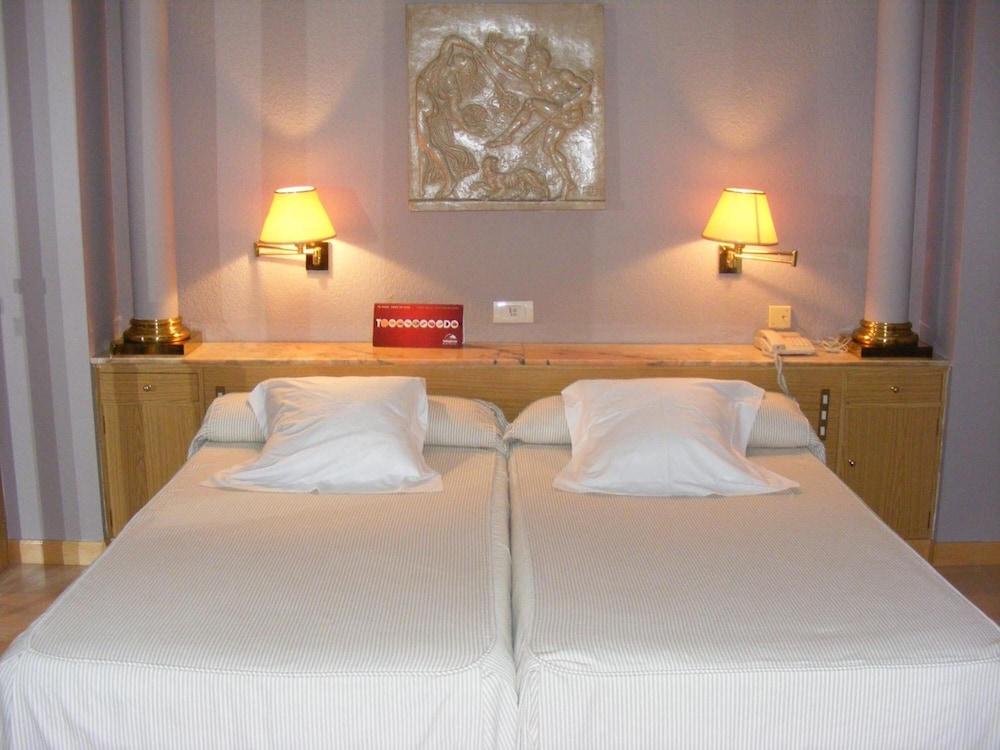 Hotel Cesaraugusta Saragozza Esterno foto