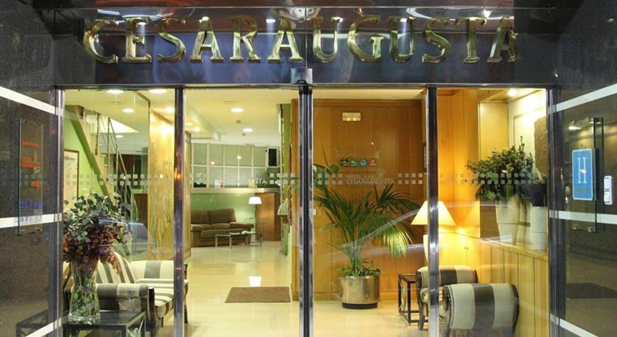 Hotel Cesaraugusta Saragozza Esterno foto