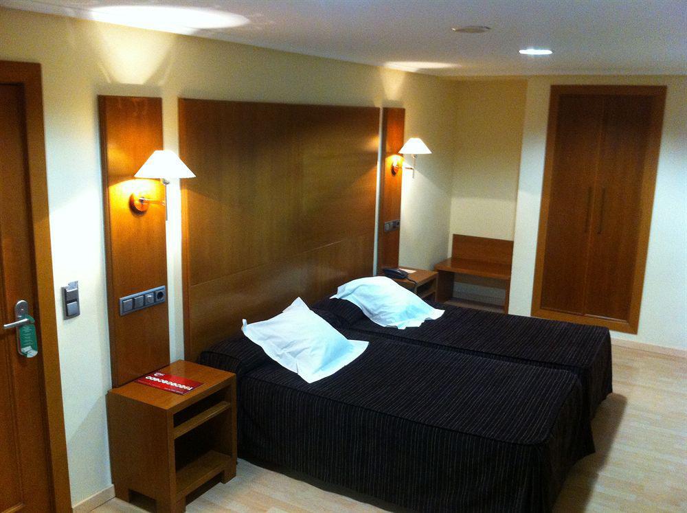 Hotel Cesaraugusta Saragozza Esterno foto