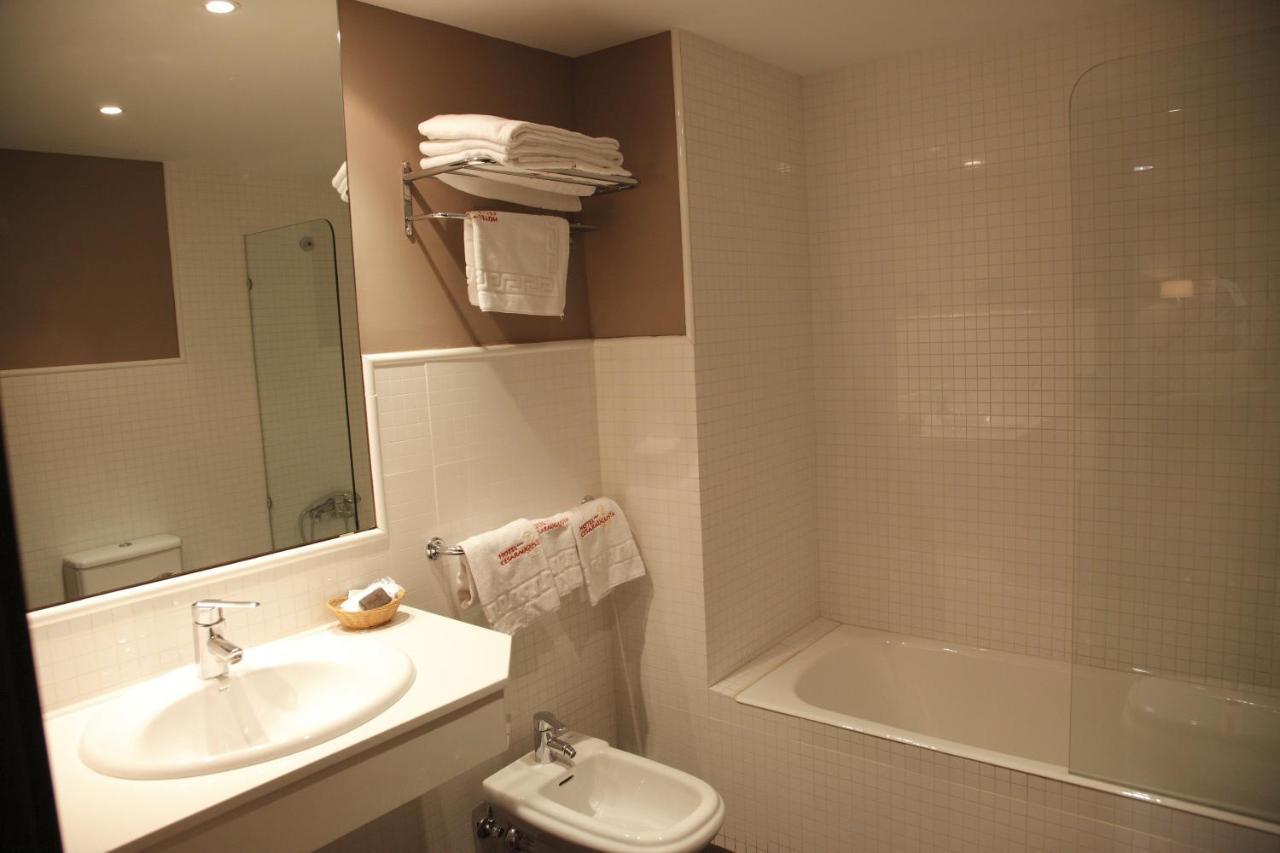 Hotel Cesaraugusta Saragozza Camera foto